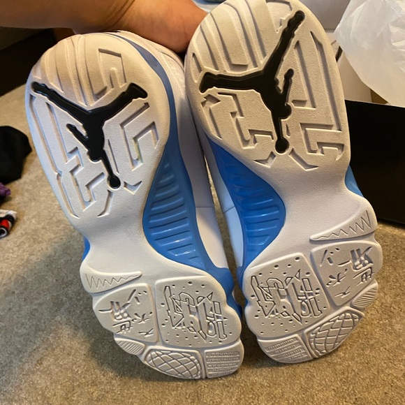 Jordan 9 university blue - Picture 3 of 3